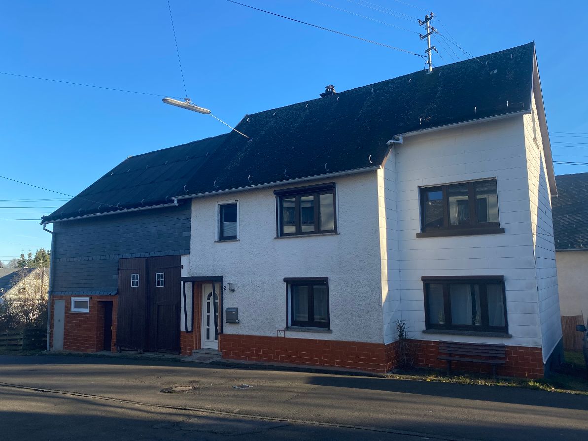 Foto Einfamilienhaus mit Scheune N�he Hachenburg!