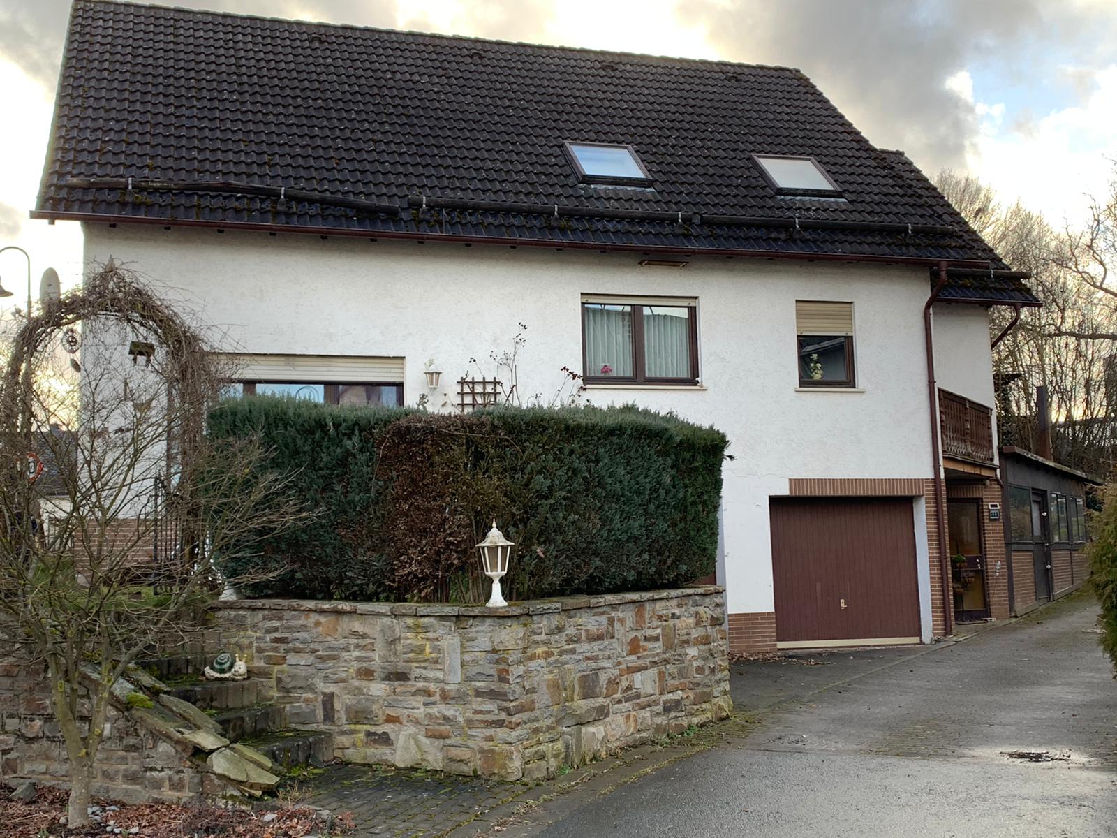 Foto 1 bis 2 Familienhaus in Haiger !