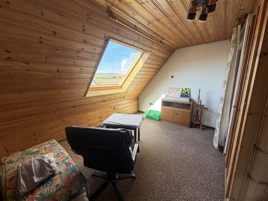 Zimmer OG Einfamilienhaus Oberneisen