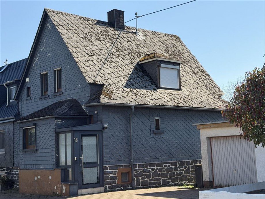 Seite Einfamilienhaus H�hn