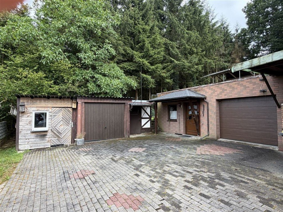 Garagen Nebengeb�ude Einfamilienhaus Bitzen b Wissen, Sieg