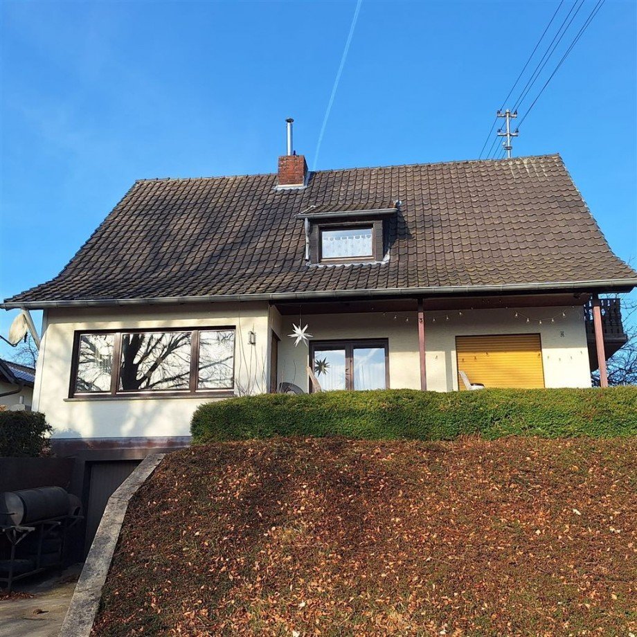 Front Einfamilienhaus Windeck , Sieg