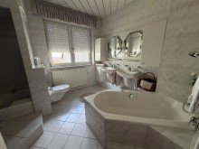 Badezimmer OG Bad Marienberg! Gro�es Wohnhaus - Mehrfamilienhaus, baulich TOP, gepflegt!