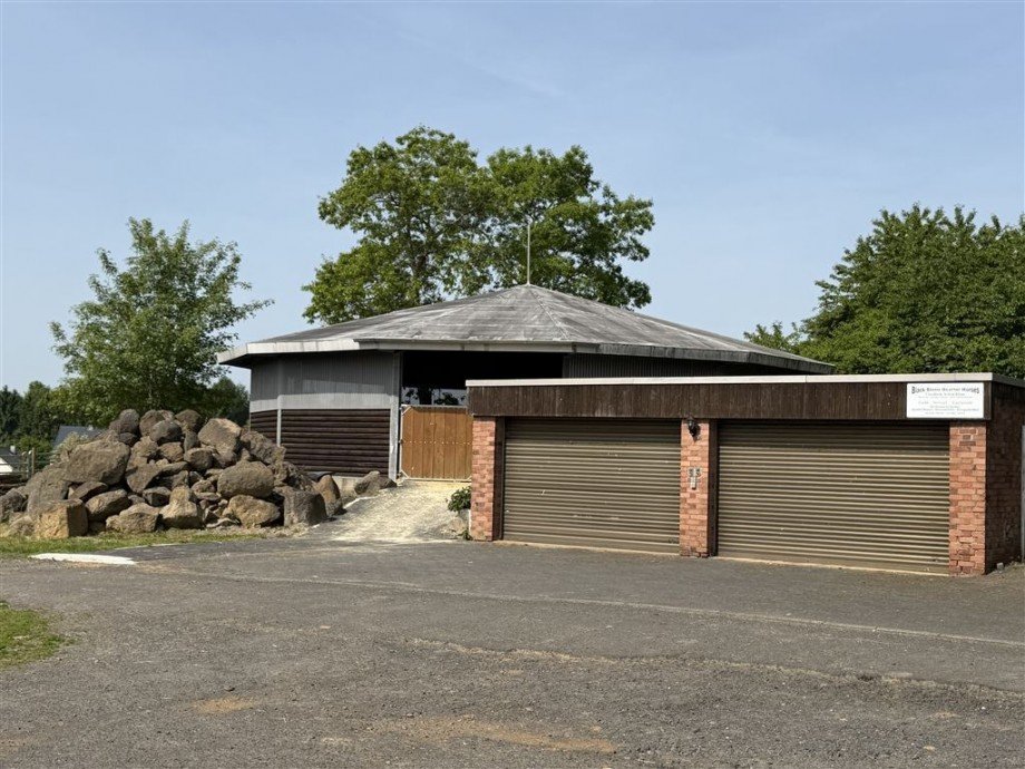 Garage und Roundpen Land- / Forstwirtschaft Fehl-Ritzhausen