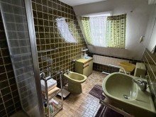 Badezimmer OG N�he Rennerod! Einfamilienhaus mit Potenzial, Garagen und Garten!