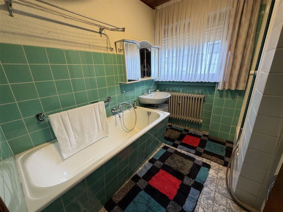 Bad EG Einfamilienhaus H�hn