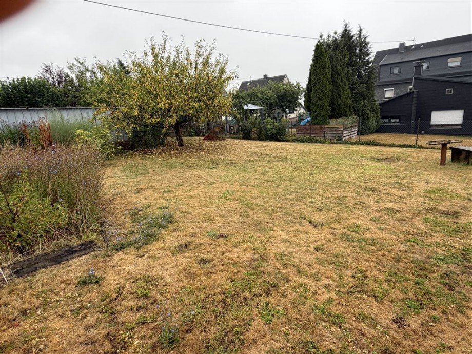 Garten Einfamilienhaus H�hn