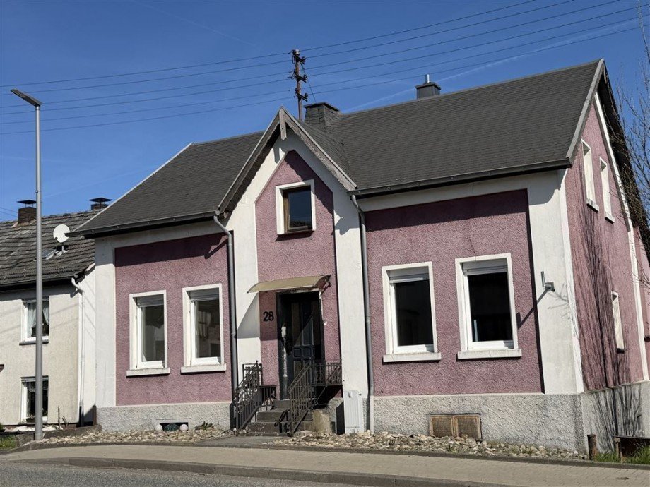 Front Einfamilienhaus Wissen , Sieg