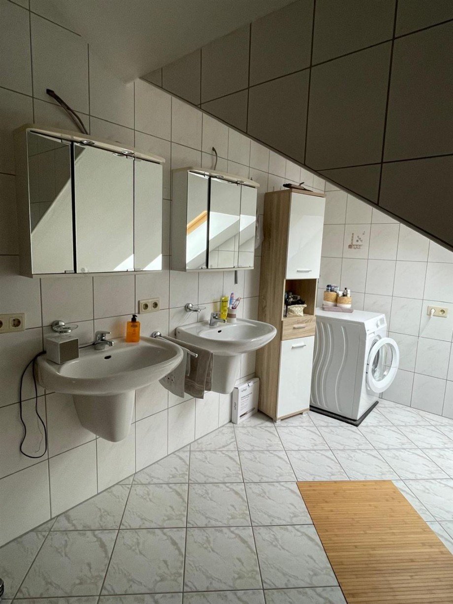 Badezimmer OG Einfamilienhaus Ransbach-Baumbach